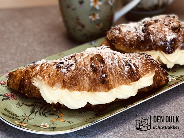 (*) Victoria croissant