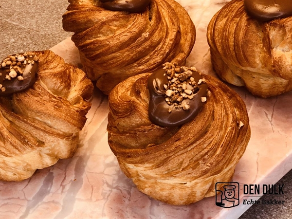 Hazelnoot Cruffin