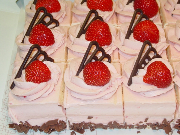 Aardbeislagroomtaart